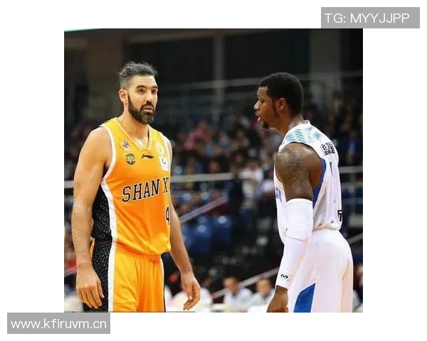 芬奇盛赞迪林厄姆表现出色快节奏打法助力队友轻松得分