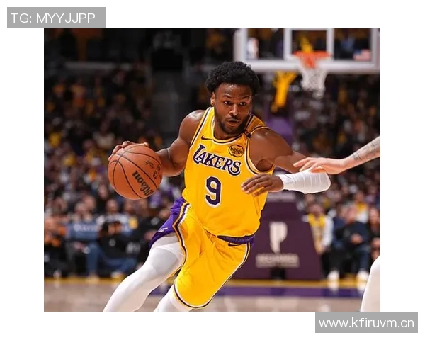 字母哥上半场表现平平11投7中仅得14分2篮板1助攻引发热议